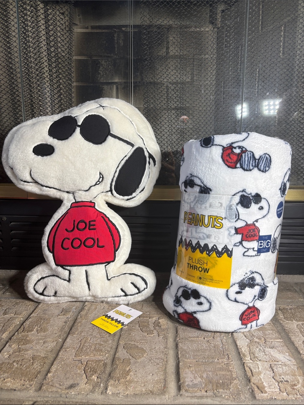 Peanuts Snoopy Joe Cool Accent Pillow & Plush Throw Blanket Holiday GIFT NEW